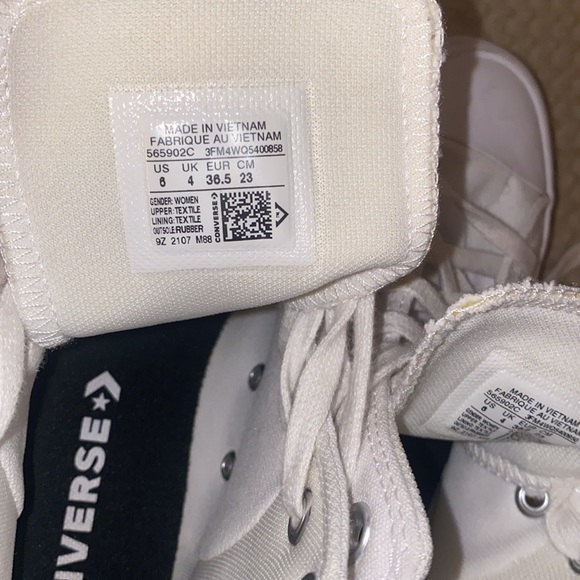 Converse size 6. Worn not more than 3 times. - Picture 3 of 6